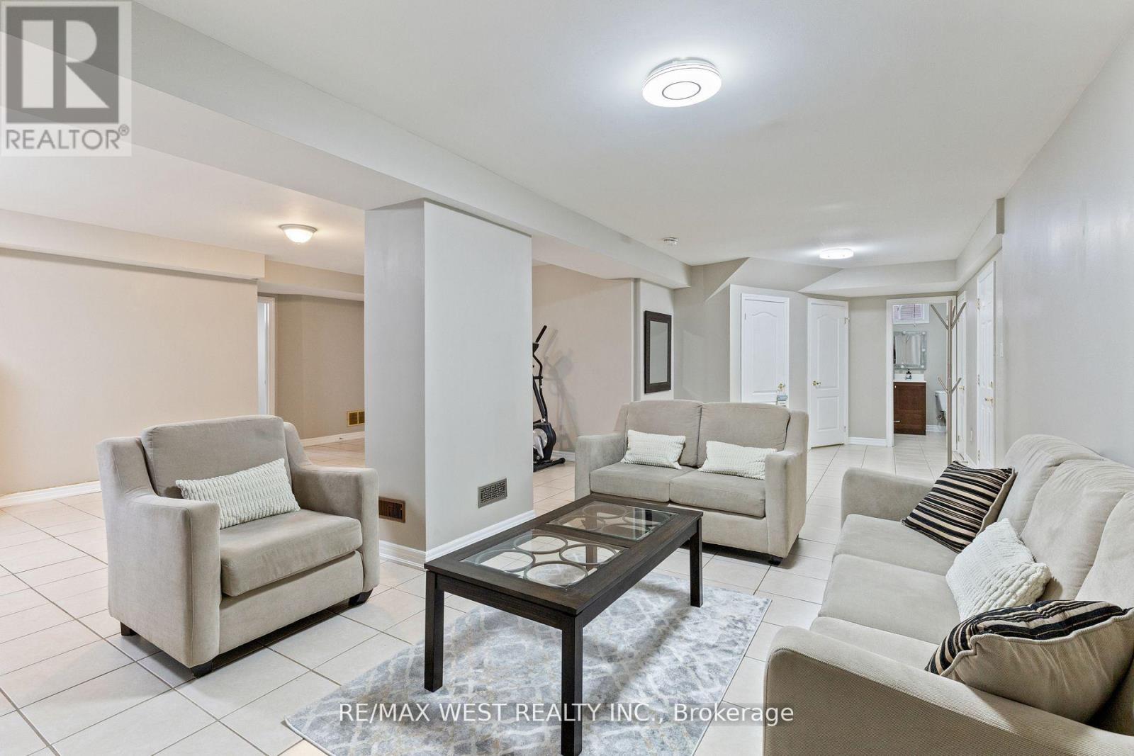 47 Timber Lane, Vaughan (East Woodbridge), Ontario  L4L 3J6 - Photo 11 - N12633472