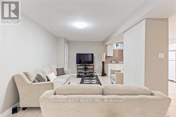 47 Timber Lane, Vaughan (East Woodbridge), Ontario  L4L 3J6 - Photo 9 - N12633472