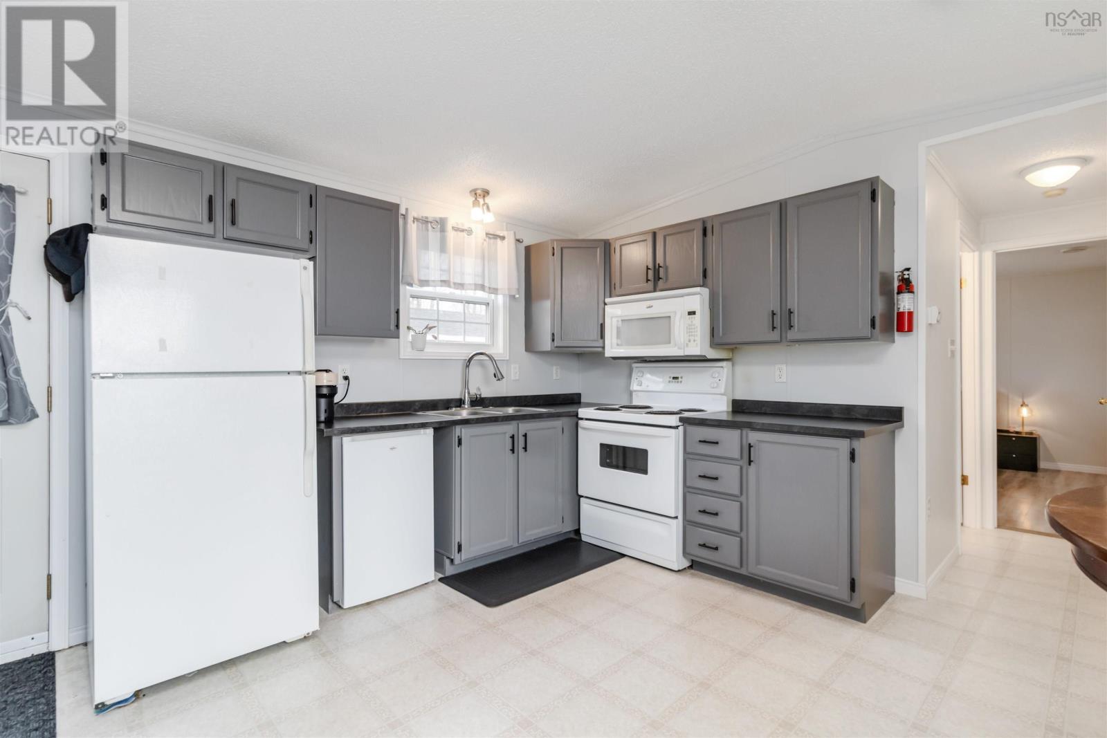 10 Snow White Drive, Lake Echo, Nova Scotia  B3E 1C5 - Photo 4 - 202529439