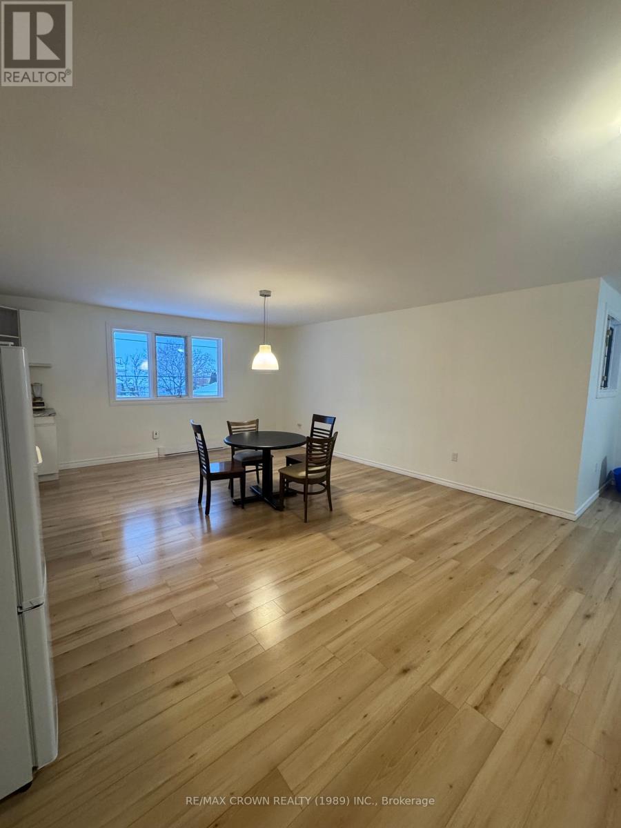 652 Scollard Street, North Bay, Ontario  P1B 5A1 - Photo 6 - X12633510