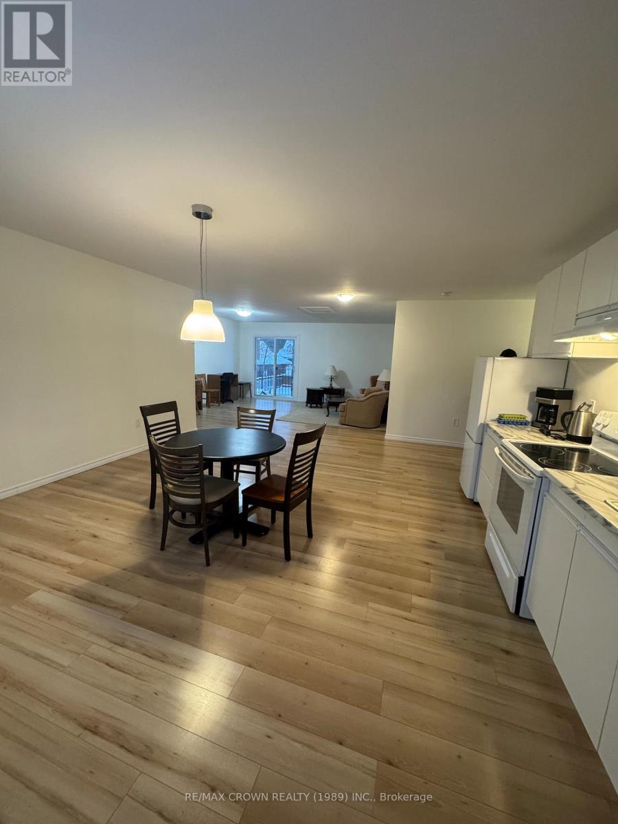 652 Scollard Street, North Bay, Ontario  P1B 5A1 - Photo 7 - X12633510