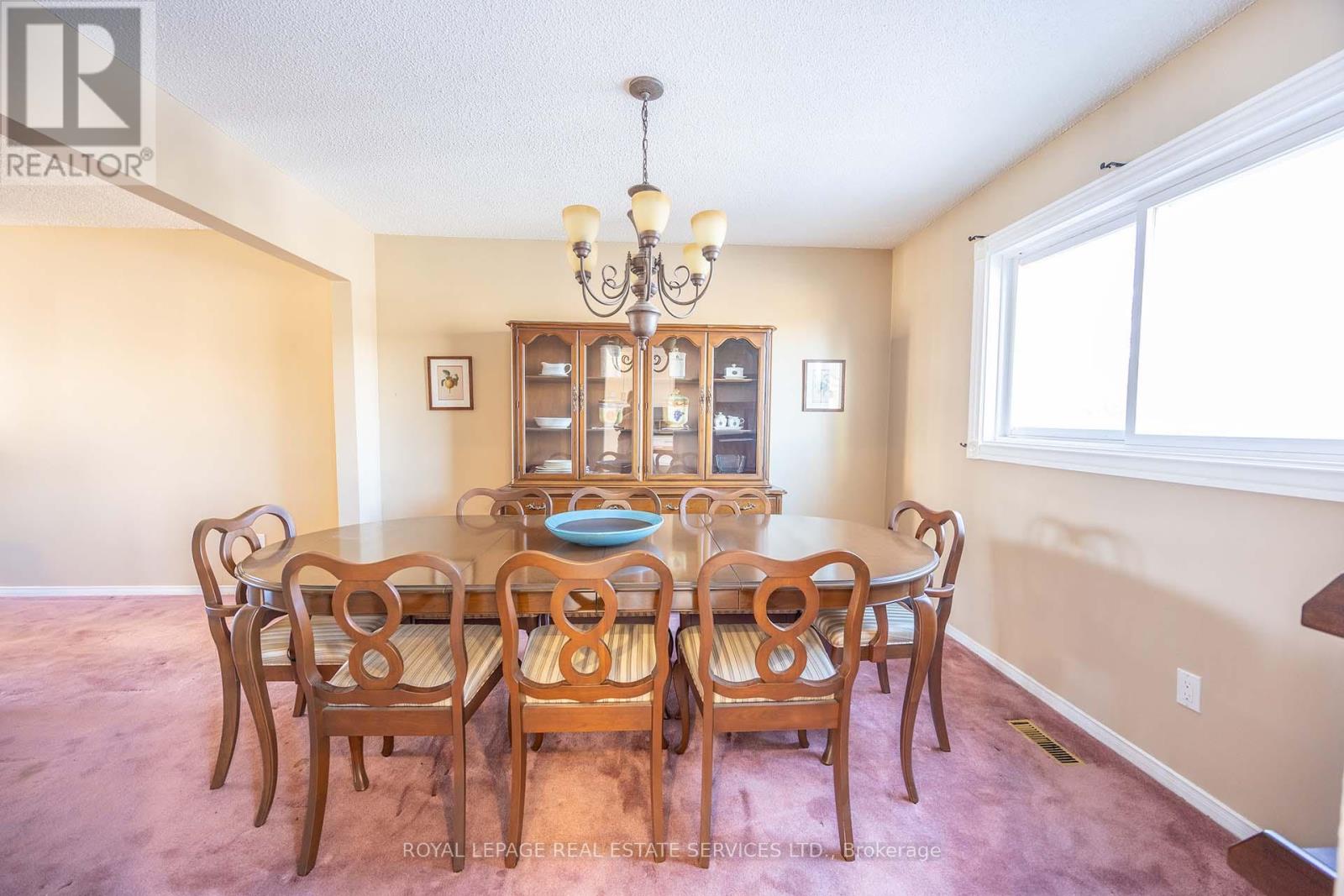 3419 Brett Road, Mississauga, Ontario  L5L 4M6 - Photo 4 - W12633338
