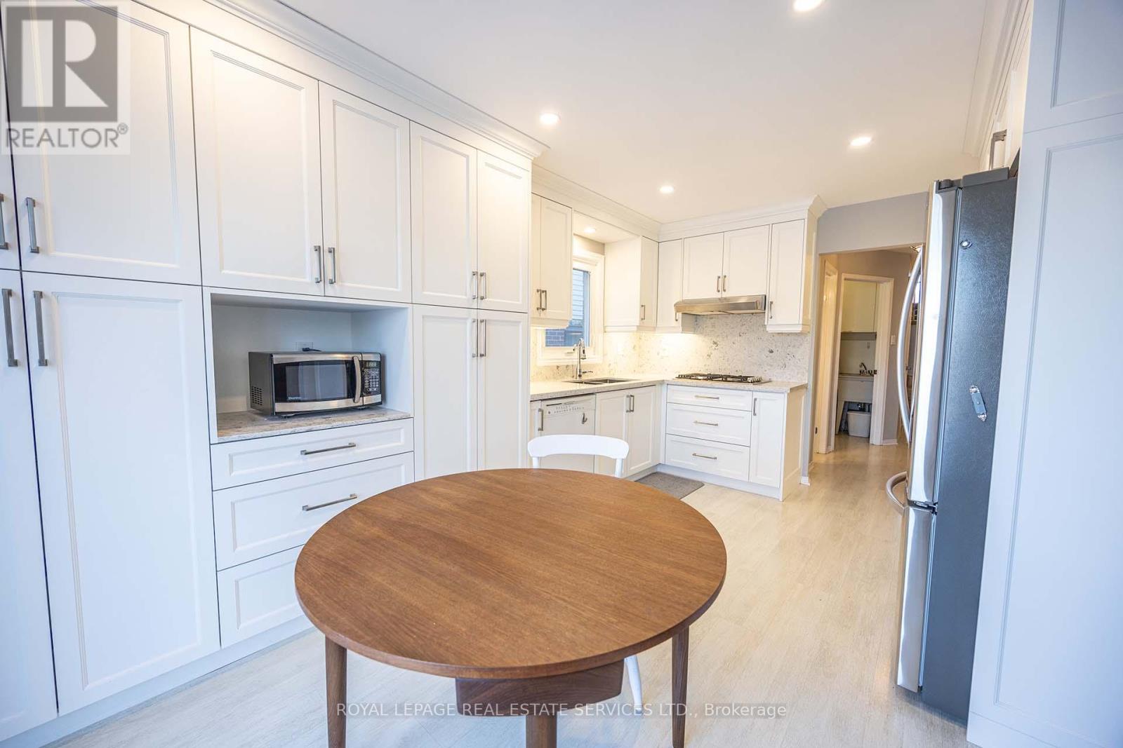 3419 Brett Road, Mississauga, Ontario  L5L 4M6 - Photo 8 - W12633338