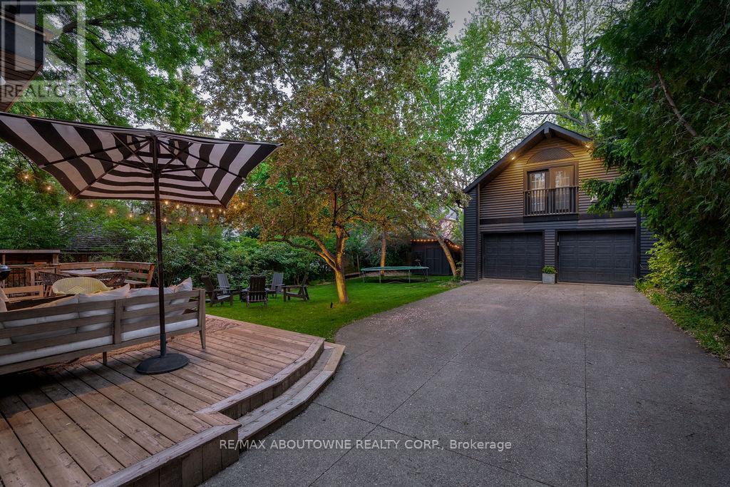 52 Kerr Street, Oakville, Ontario  L6K 3A1 - Photo 27 - W12633368