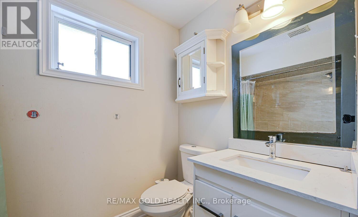 228 Martindale Crescent, Brampton, Ontario  L6X 2V2 - Photo 14 - W12633378