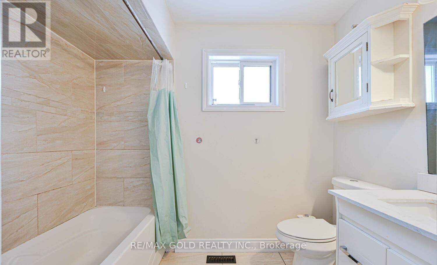 228 Martindale Crescent, Brampton, Ontario  L6X 2V2 - Photo 15 - W12633378