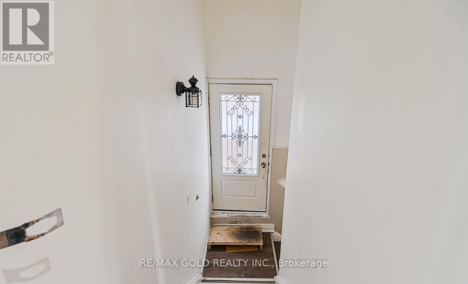 228 Martindale Crescent, Brampton, Ontario  L6X 2V2 - Photo 19 - W12633378