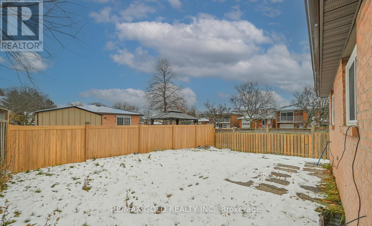 228 Martindale Crescent, Brampton, Ontario  L6X 2V2 - Photo 29 - W12633378