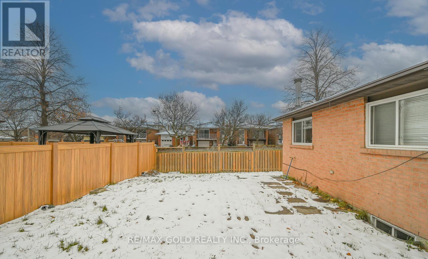 228 Martindale Crescent, Brampton, Ontario  L6X 2V2 - Photo 30 - W12633378