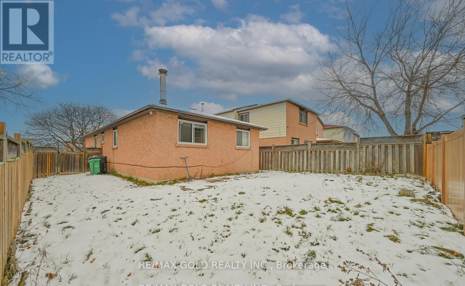 228 Martindale Crescent, Brampton, Ontario  L6X 2V2 - Photo 31 - W12633378