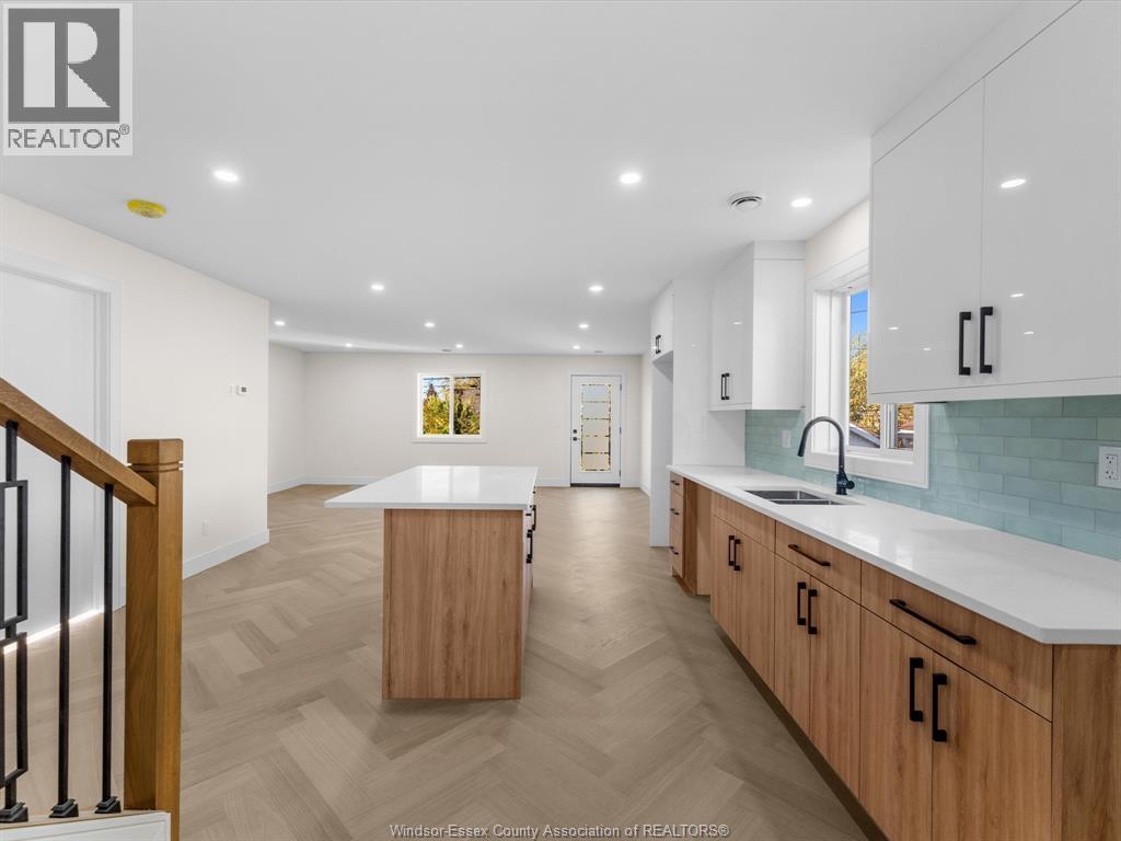 3221 Byng, Windsor, Ontario  N8W 3H1 - Photo 2 - 25031679