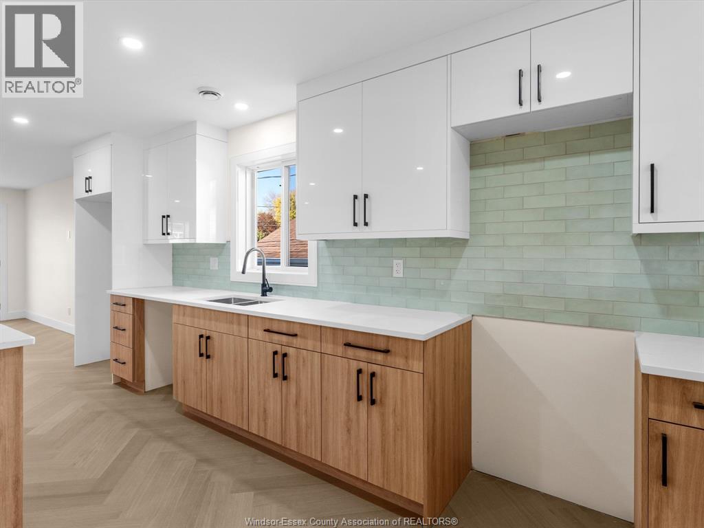 3221 Byng, Windsor, Ontario  N8W 3H1 - Photo 3 - 25031679