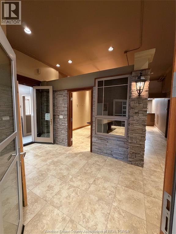 1893 Union Avenue, Kingsville, Ontario N0P 2G0 - Photo 3 - 25031599