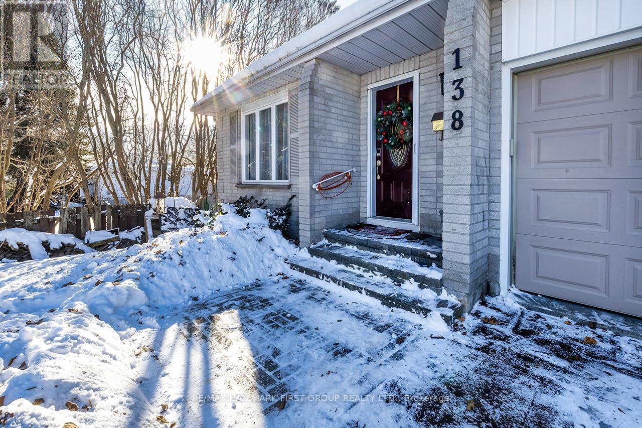 138 Orchard Heights Drive, Clarington, Ontario  L1B 1J7 - Photo 2 - E12633552