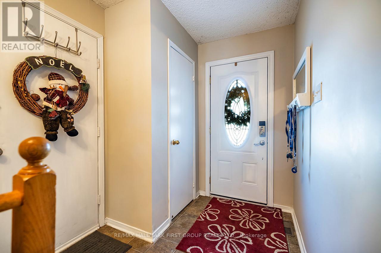 138 Orchard Heights Drive, Clarington, Ontario  L1B 1J7 - Photo 4 - E12633552