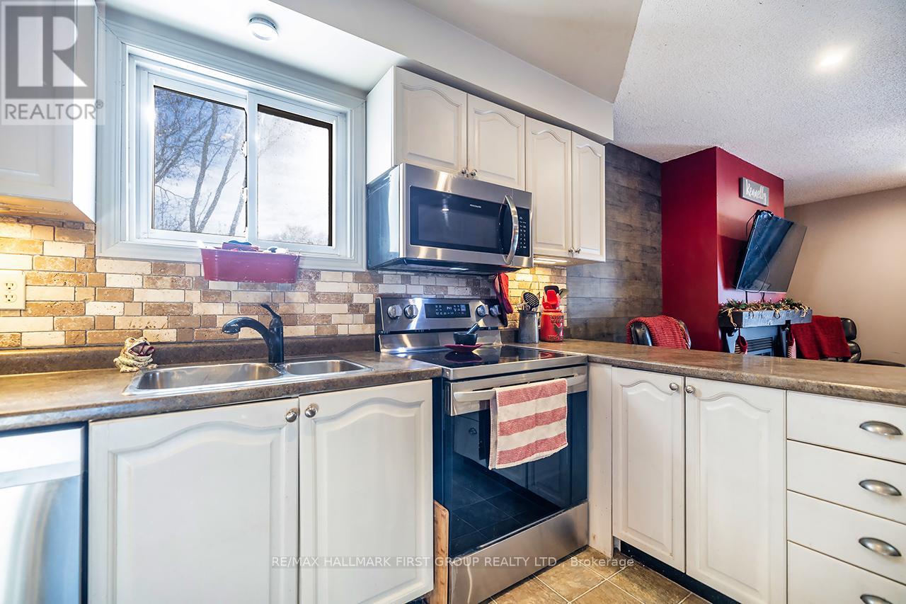 138 Orchard Heights Drive, Clarington, Ontario  L1B 1J7 - Photo 8 - E12633552