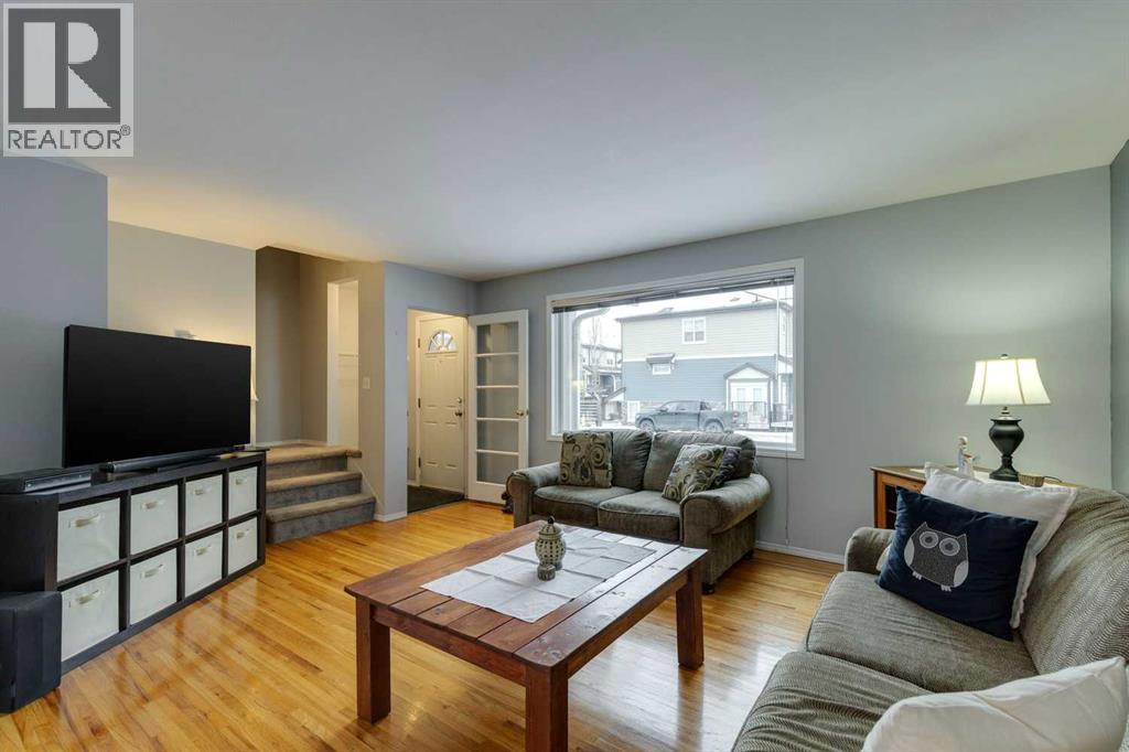 681 Regal Park Ne, Calgary, Alberta  T2E 0S6 - Photo 5 - A2274274