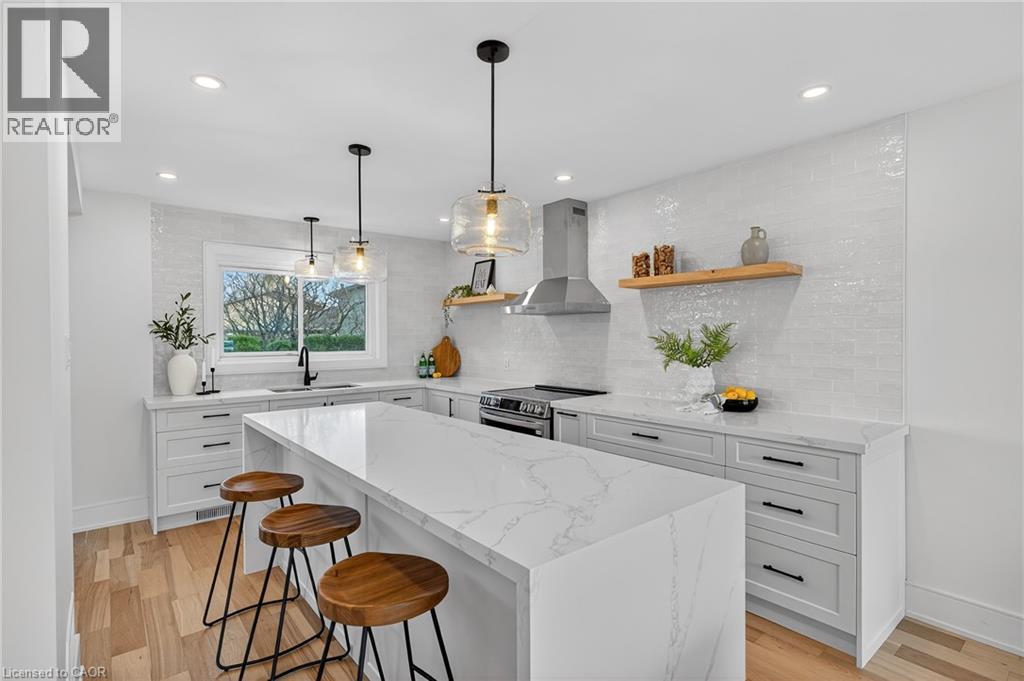 2347 Tweedsmuir Court, Burlington, Ontario  L7P 4K9 - Photo 9 - 40793496