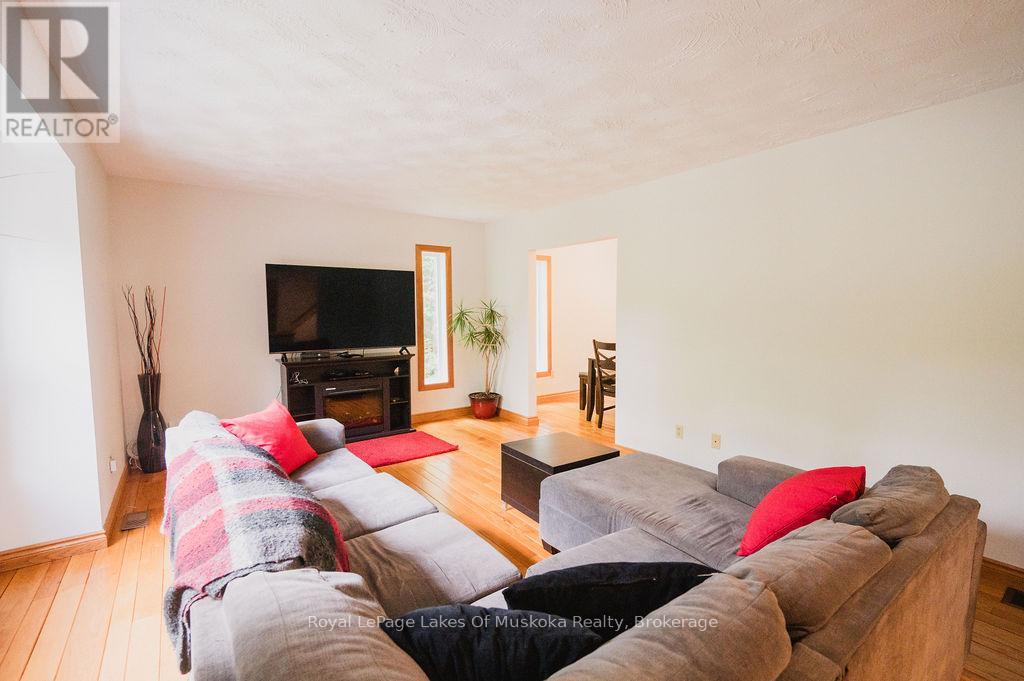 12 Murray Street, Sundridge, Ontario  P0A 1Z0 - Photo 5 - X12633500