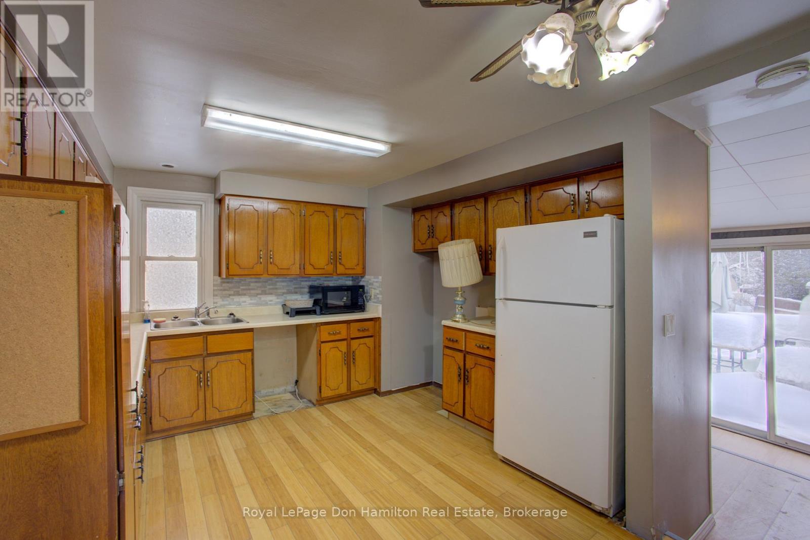 34 George Street N, West Grey, Ontario  N0G 1S0 - Photo 11 - X12633506