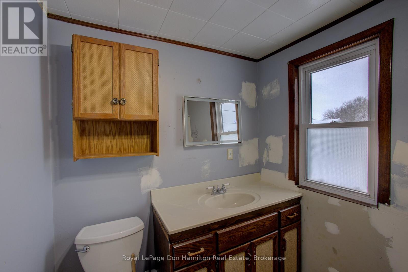 34 George Street N, West Grey, Ontario  N0G 1S0 - Photo 16 - X12633506