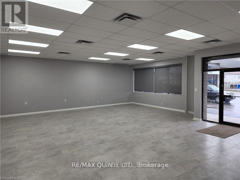 Unit #5 - 257 Dundas Street E, Quinte West (Trenton Ward), Ontario  K8V 1M1 - Photo 2 - X12633488