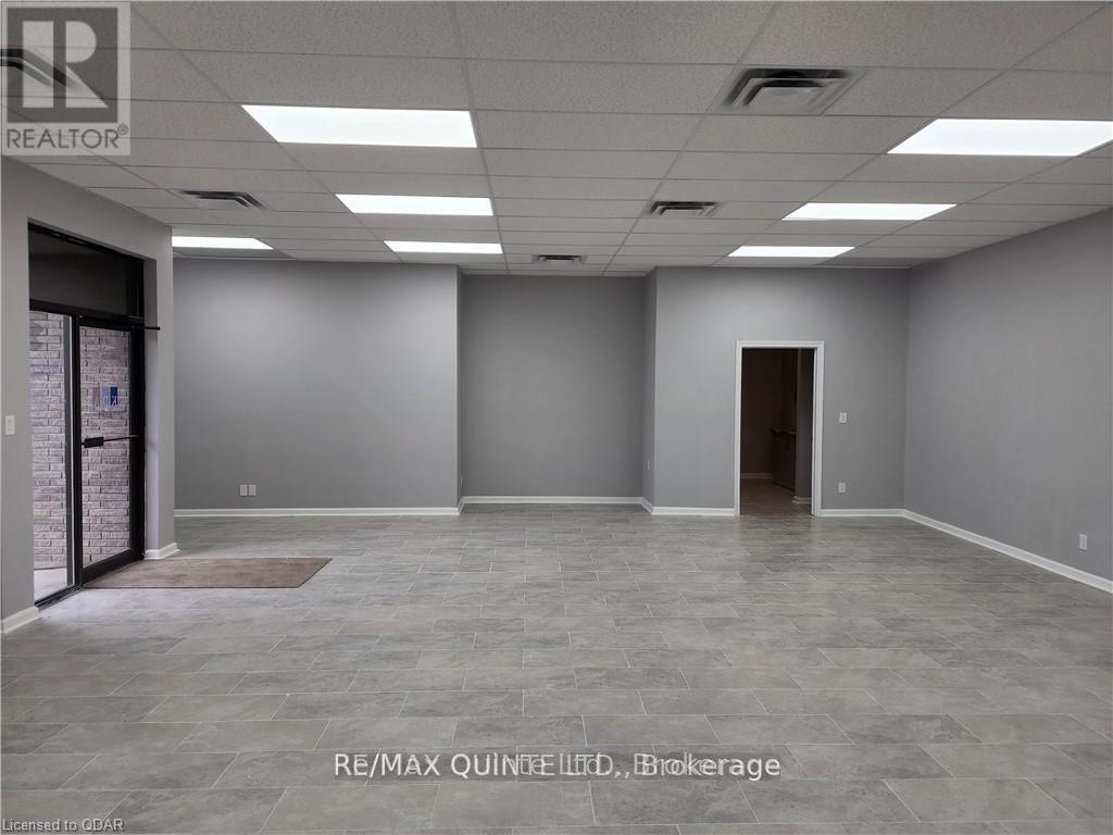 Unit #5 - 257 Dundas Street E, Quinte West (Trenton Ward), Ontario  K8V 1M1 - Photo 5 - X12633488