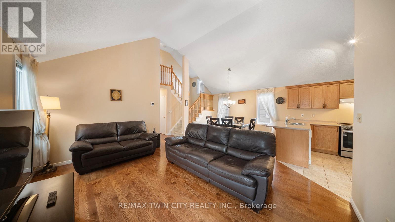 38 Sinclair Street, Guelph, Ontario  N1L 1R8 - Photo 10 - X12633366