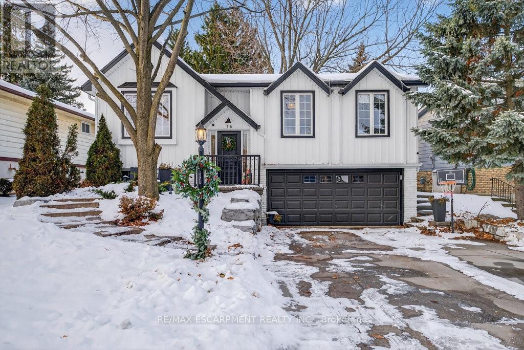16 FORESTGATE DRIVE, Hamilton, Ontario