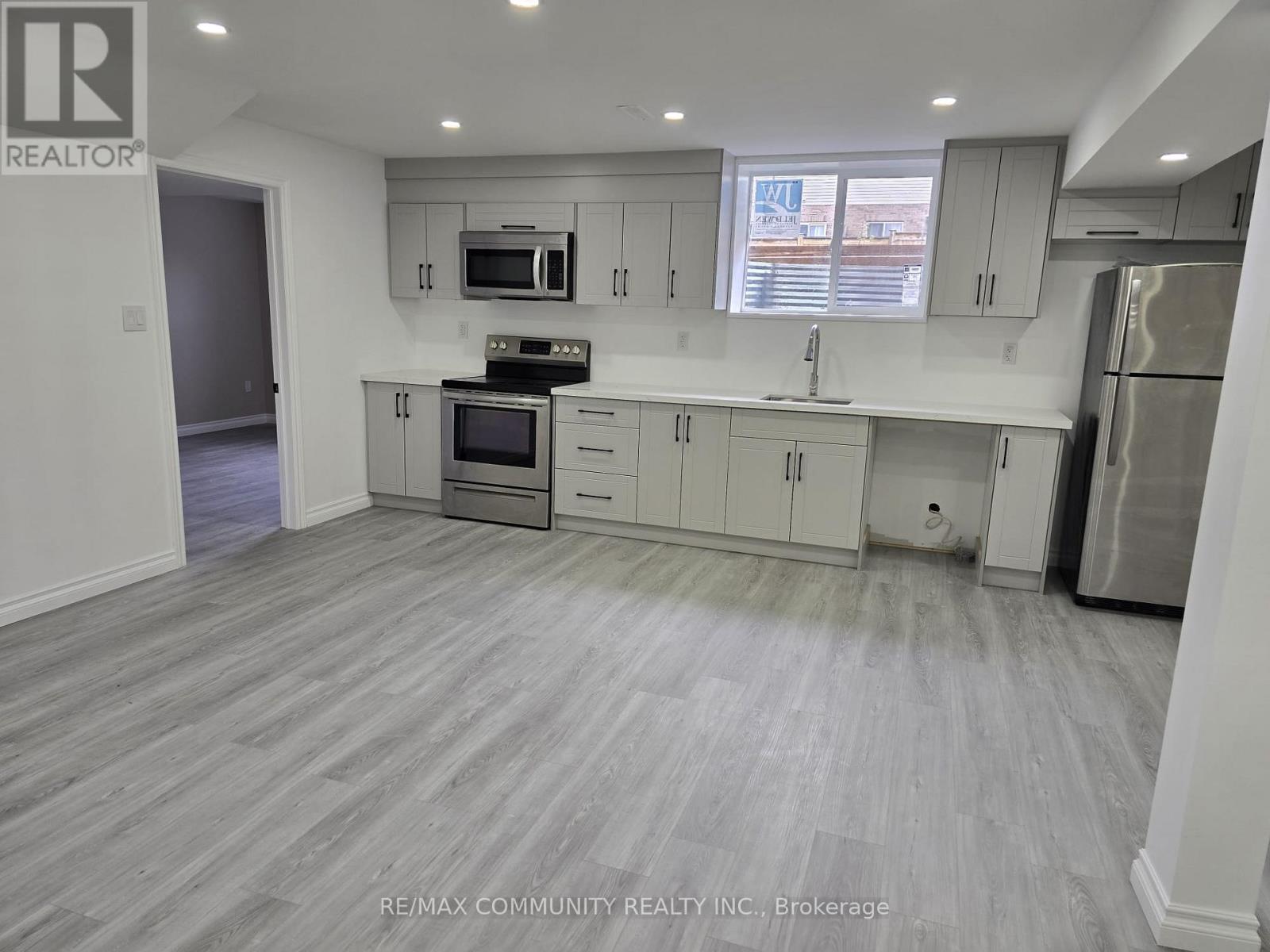 19 Stonecrest Boulevard, Quinte West (Sidney Ward), Ontario  K8R 0A3 - Photo 3 - X12633452