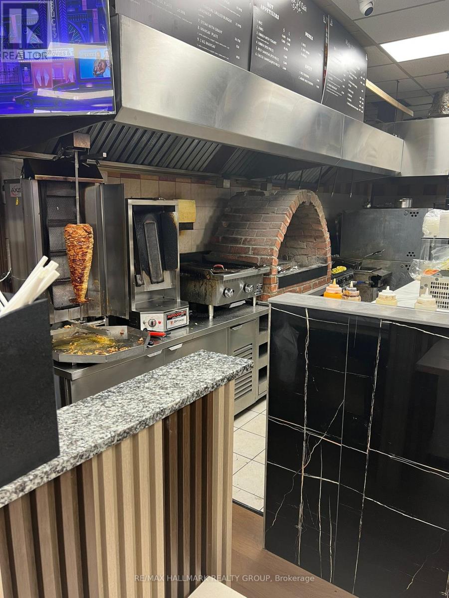 1002 - 3310 Mccarthy Road, Ottawa, Ontario  K1V 9S1 - Photo 4 - X12633502