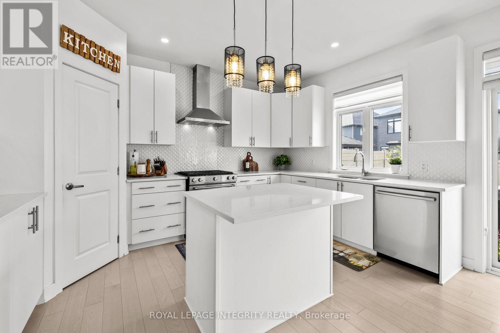 50 Angel Heights, Ottawa, Ontario K2S 2N4 - Photo 16 - X12633548