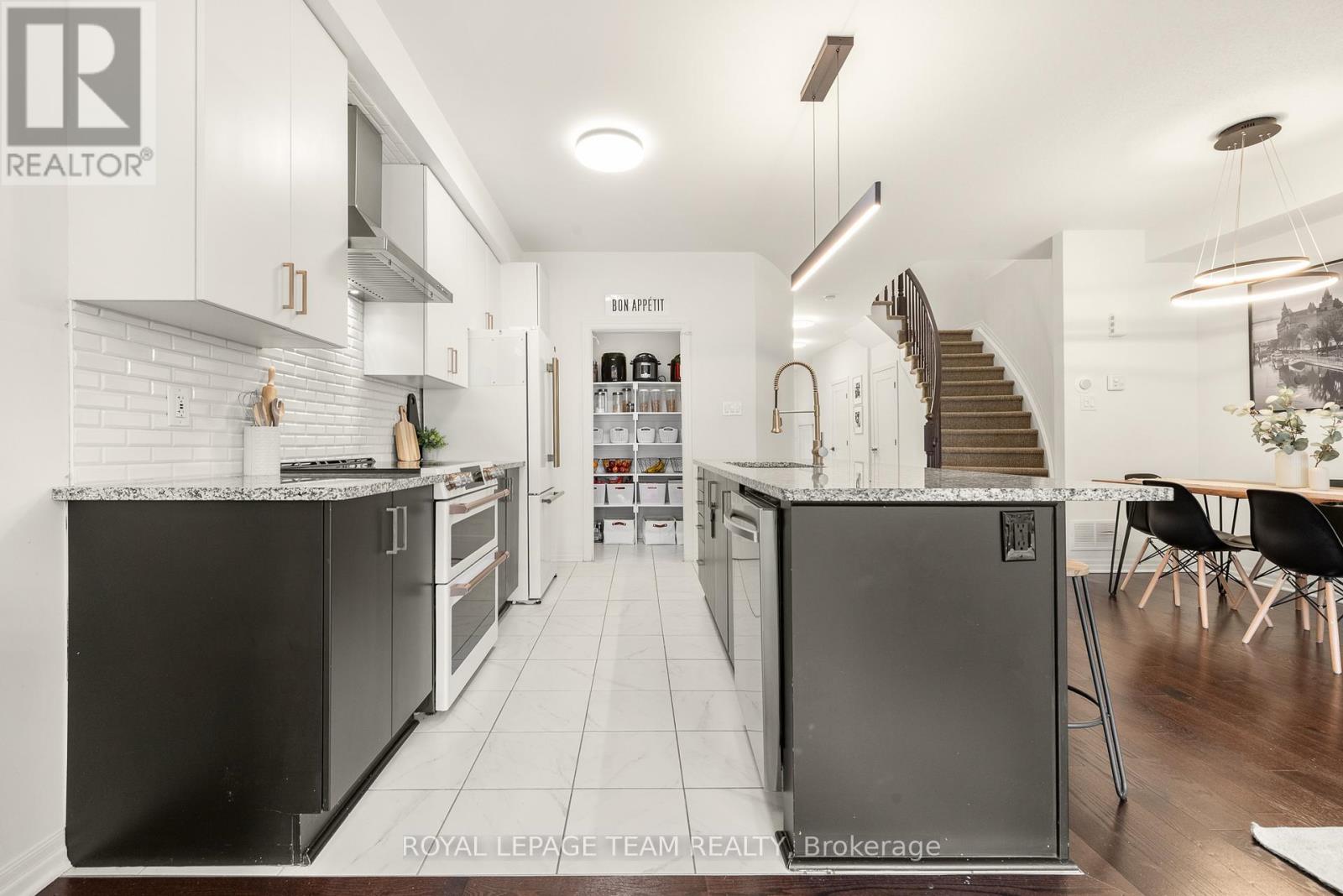 544 Rioja Street, Ottawa, Ontario  K2S 0V8 - Photo 15 - X12633582