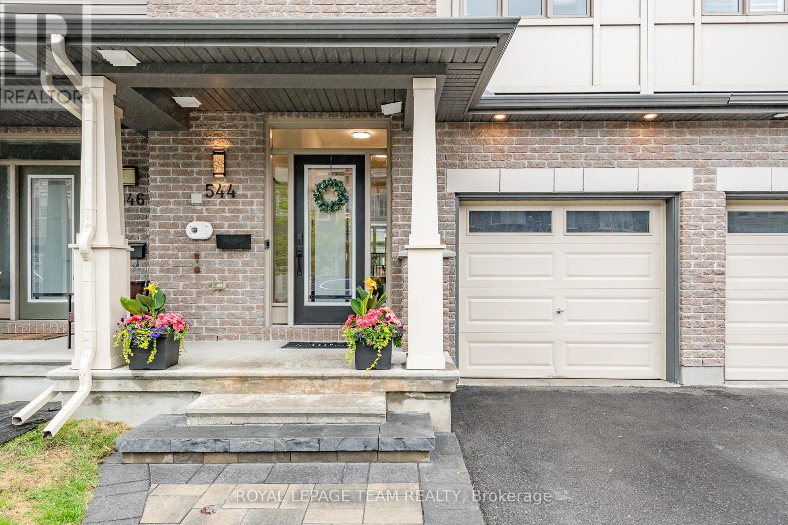 544 Rioja Street, Ottawa, Ontario  K2S 0V8 - Photo 2 - X12633582