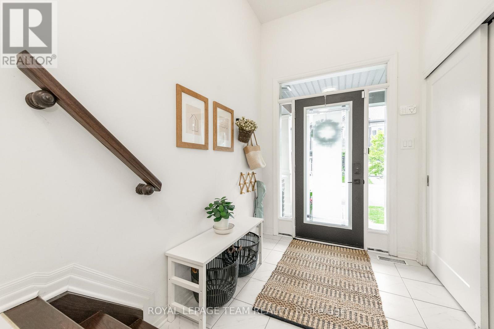 544 Rioja Street, Ottawa, Ontario  K2S 0V8 - Photo 3 - X12633582