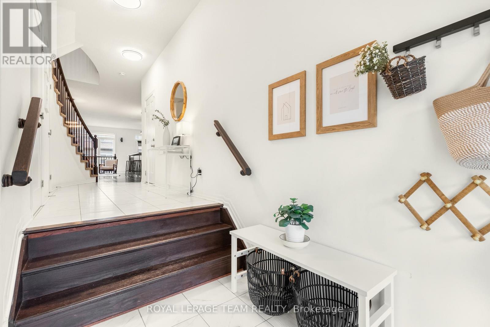 544 Rioja Street, Ottawa, Ontario  K2S 0V8 - Photo 4 - X12633582