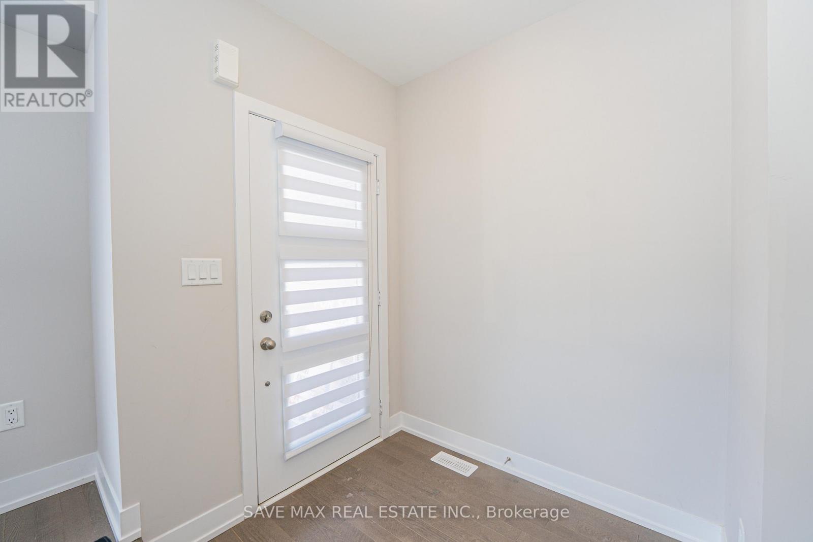 93 Cornell Rouge Boulevard, Markham, Ontario  L6B 1R1 - Photo 4 - N12613148