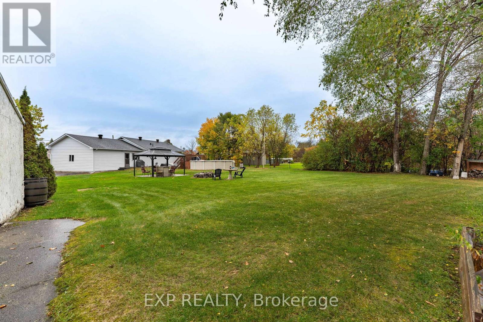 635 Front Road W, Champlain, Ontario  K0B 1K0 - Photo 36 - X12597936