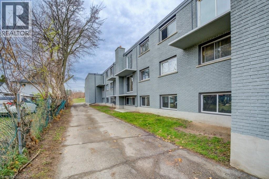 82 Elgin Street S Unit# 21, Cambridge, Ontario  N1R 5G5 - Photo 2 - 40793754