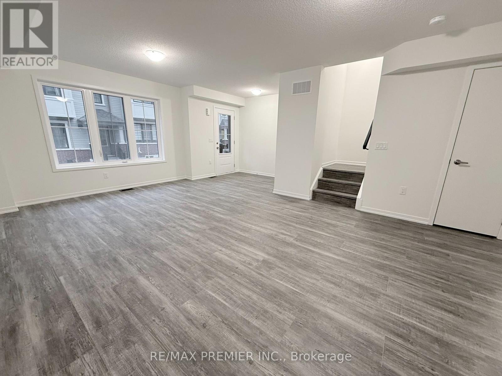 14 Kingbird Common, Cambridge, Ontario  N1T 0H4 - Photo 4 - X12632954