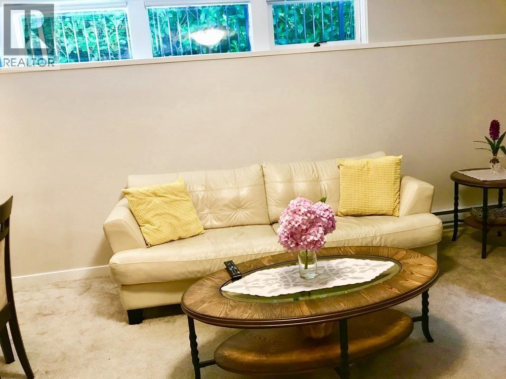 6486 Bruce Street, West Vancouver, British Columbia  V7W 2G6 - Photo 3 - R3073827