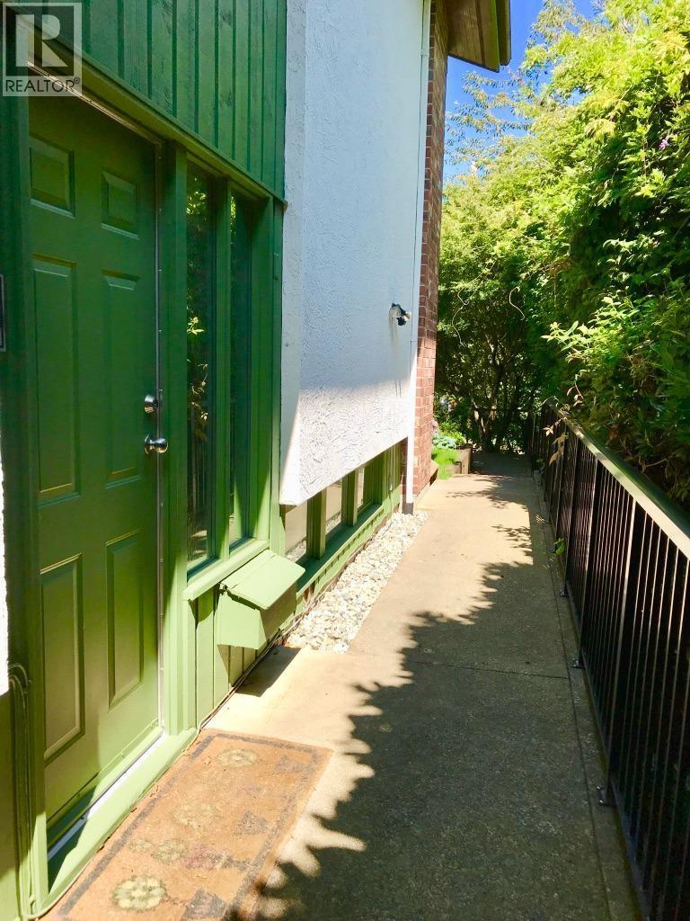 6486 Bruce Street, West Vancouver, British Columbia  V7W 2G6 - Photo 8 - R3073827