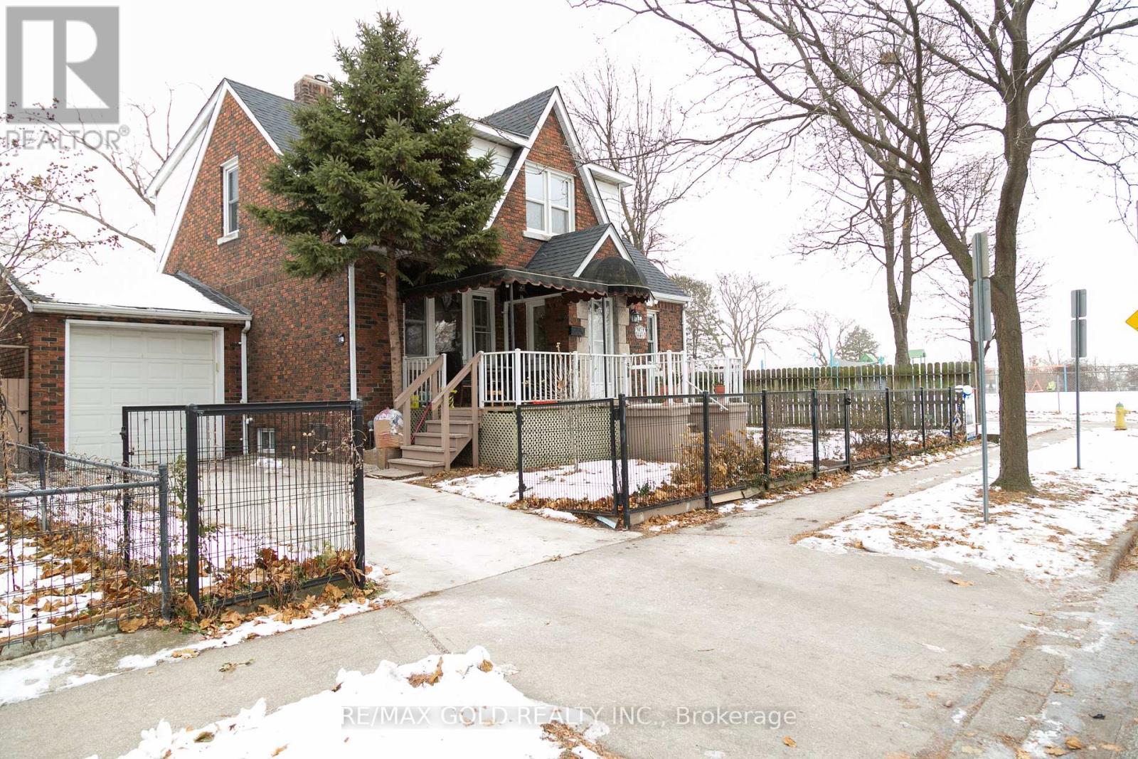 1236 HICKORY ROAD, Windsor, Ontario