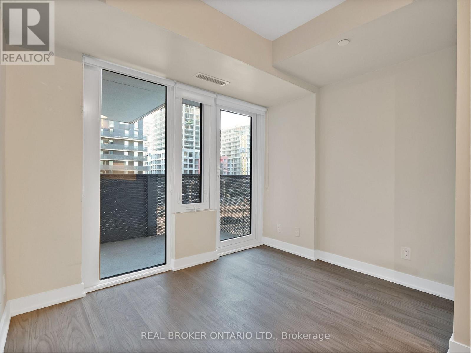 405 - 38 Monte Kwinter Court, Toronto, Ontario  M3H 0E2 - Photo 7 - C12633526