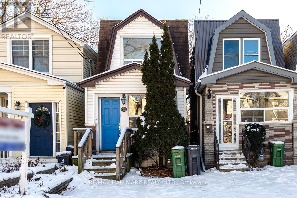 801 SAMMON AVENUE, Toronto, Ontario