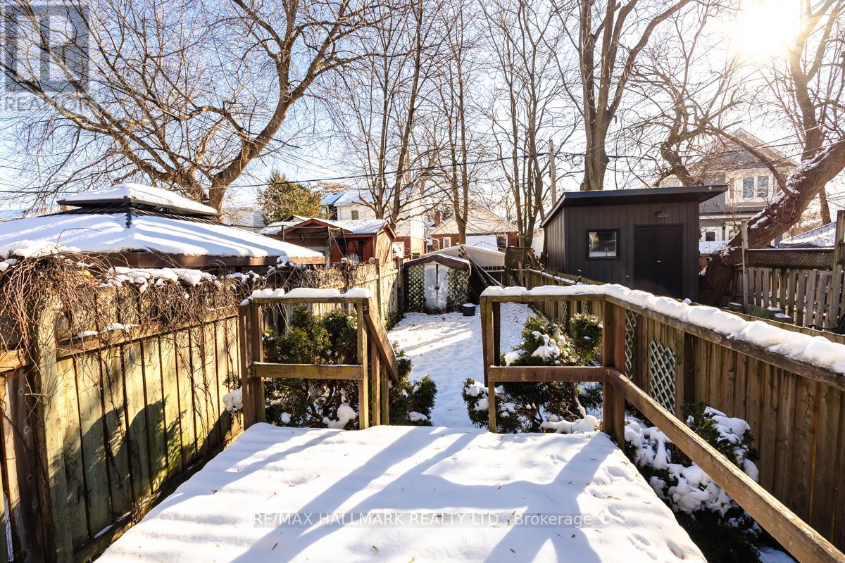 801 Sammon Avenue, Toronto, Ontario  M4C 2E7 - Photo 17 - E12633518