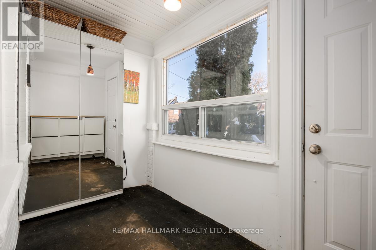 801 Sammon Avenue, Toronto, Ontario  M4C 2E7 - Photo 2 - E12633518