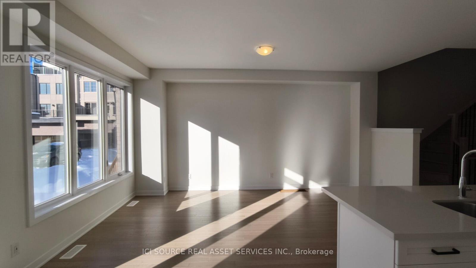 30 Freeman Williams Street, Markham, Ontario  L6C 3M7 - Photo 5 - N12633546