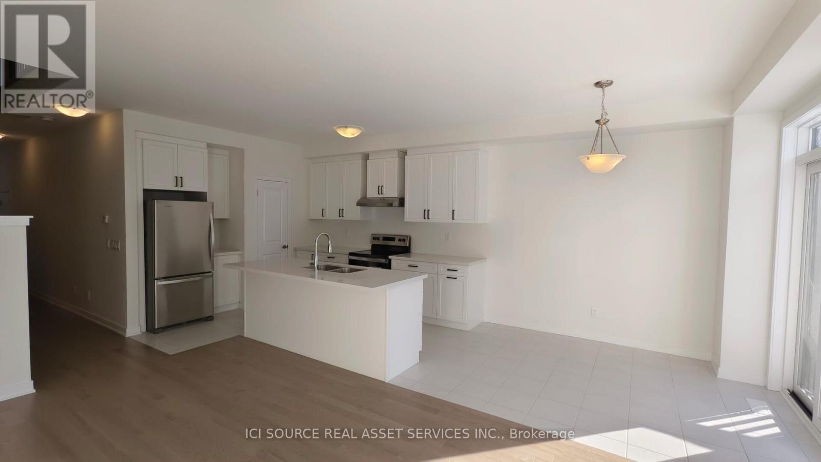 30 Freeman Williams Street, Markham, Ontario  L6C 3M7 - Photo 6 - N12633546