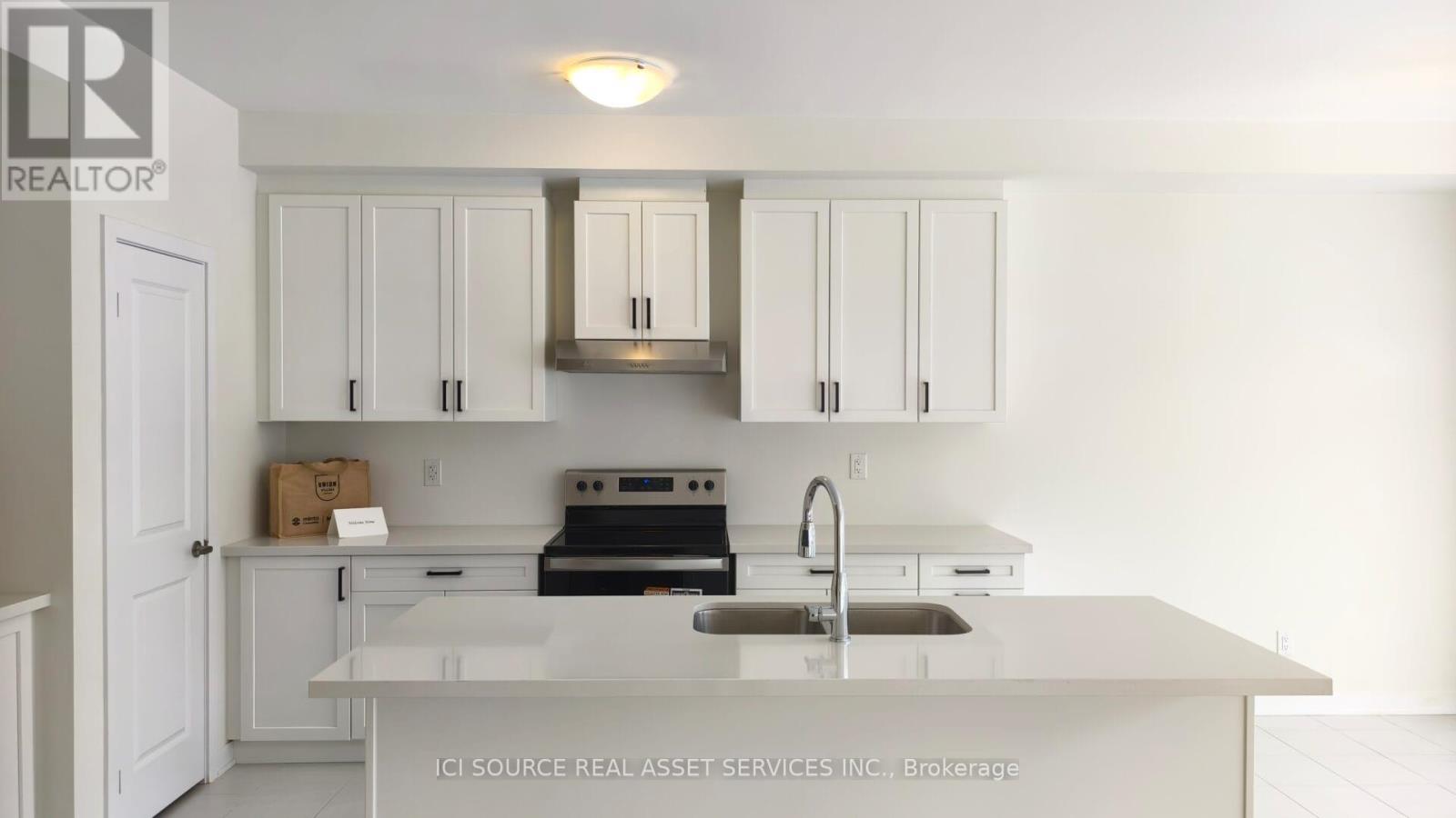 30 Freeman Williams Street, Markham, Ontario  L6C 3M7 - Photo 7 - N12633546